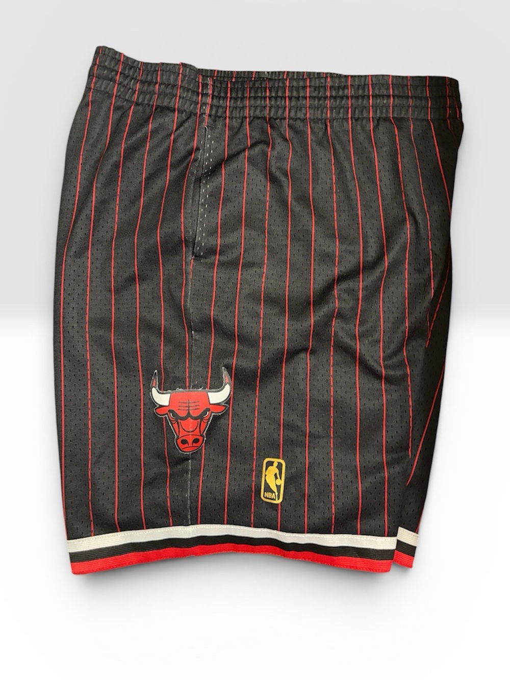 Mitchell & Ness NBA Chicago Bulls Alternate Swingman Shorts Pinstripe - Size XL